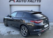 Alfa Romeo Stelvio 5