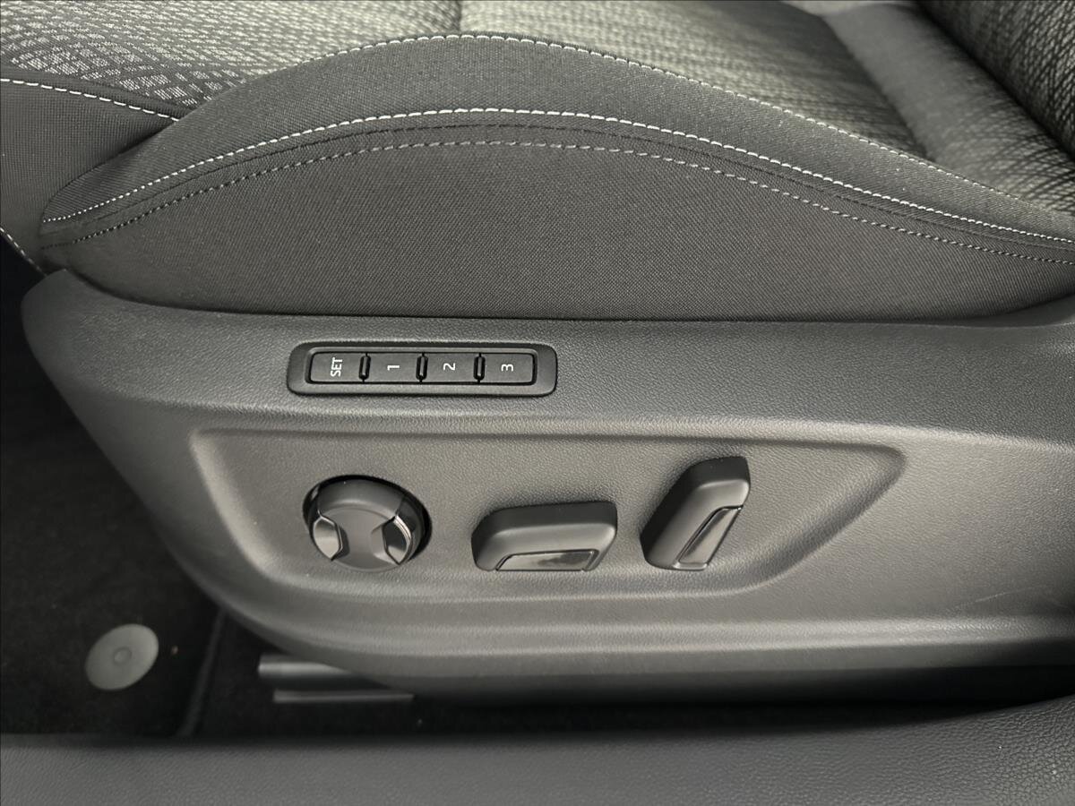 Škoda Karoq SUV / Terénní 2,0 l 85 kw