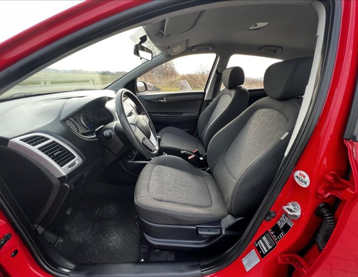 Hyundai i20 Hatchback 1,2 l 57 kw