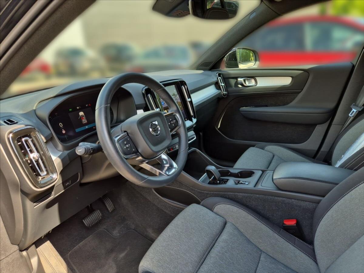Volvo XC40 SUV 2,0 l 120 kw