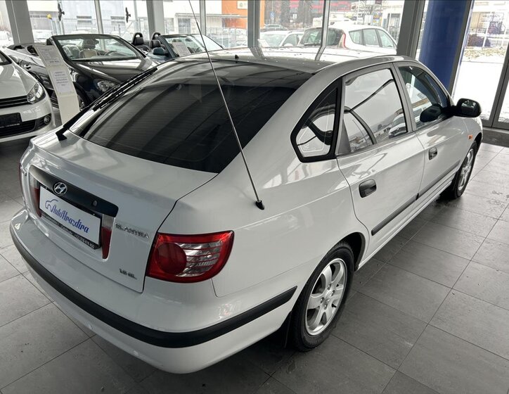 Hyundai Elantra Liftback 1,6 l 77 kw