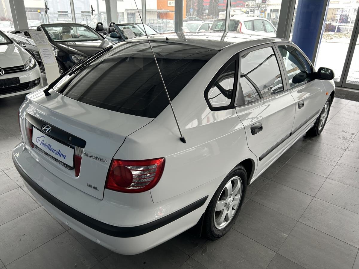 Hyundai Elantra Liftback 1,6 l 77 kw