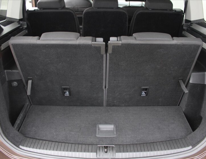 Volkswagen Touran 13