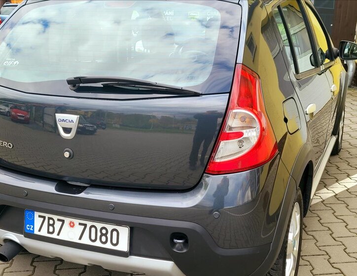 Dacia Sandero Hatchback 1,6 l 62 kw