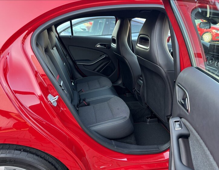 Mercedes-Benz Třídy A Hatchback 1,6 l 90 kw