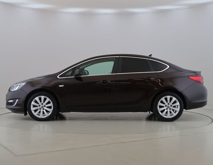 Opel Astra Sedan / Limuzína 1,6 l 100 kw