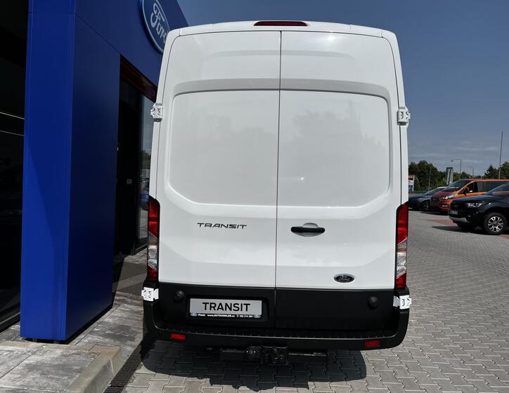 Ford Transit 8
