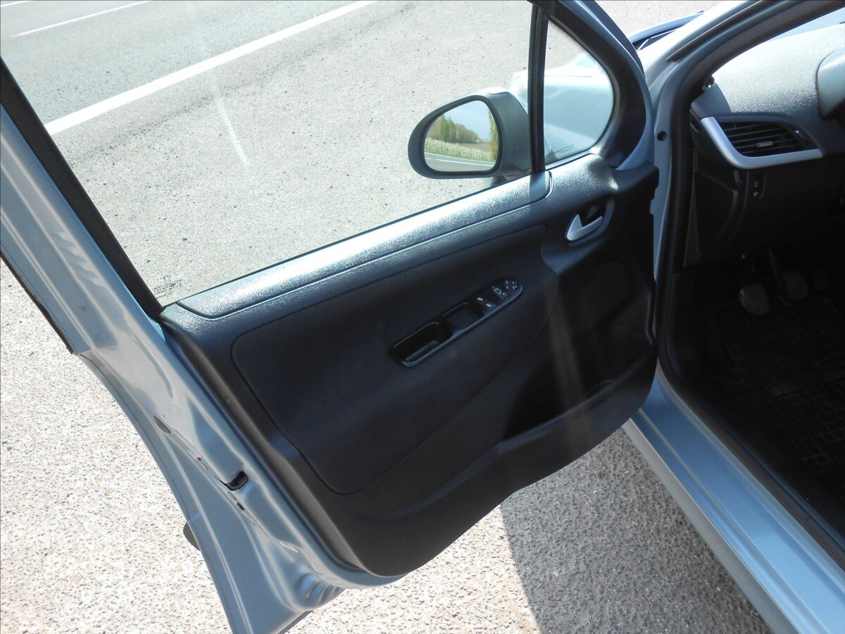 Peugeot 207 Kombi 1,4 l 54 kw