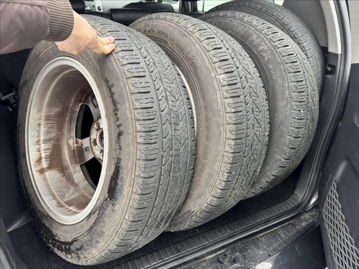 Toyota RAV4 SUV 2,2 l 100 kw