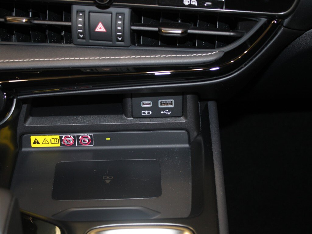 Lexus NX 350h SUV / Terénní 2,5 l 179 kw
