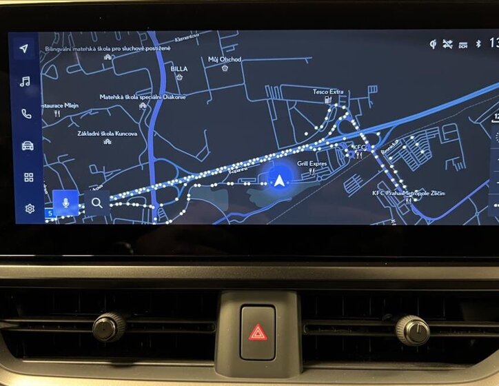 Lexus UX 300h SUV 2,0 l 146 kw