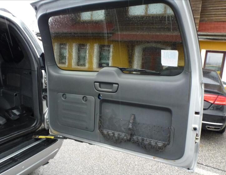 Toyota Land Cruiser 23