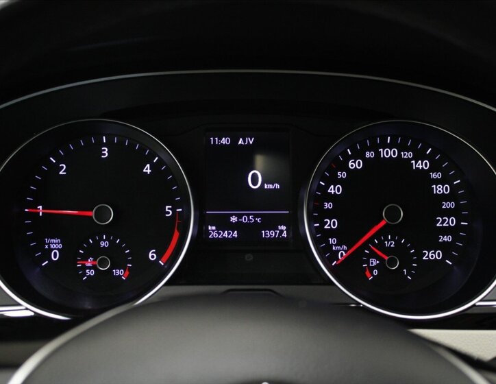 Volkswagen Passat 24