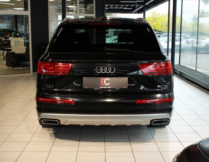 Audi Q7 5
