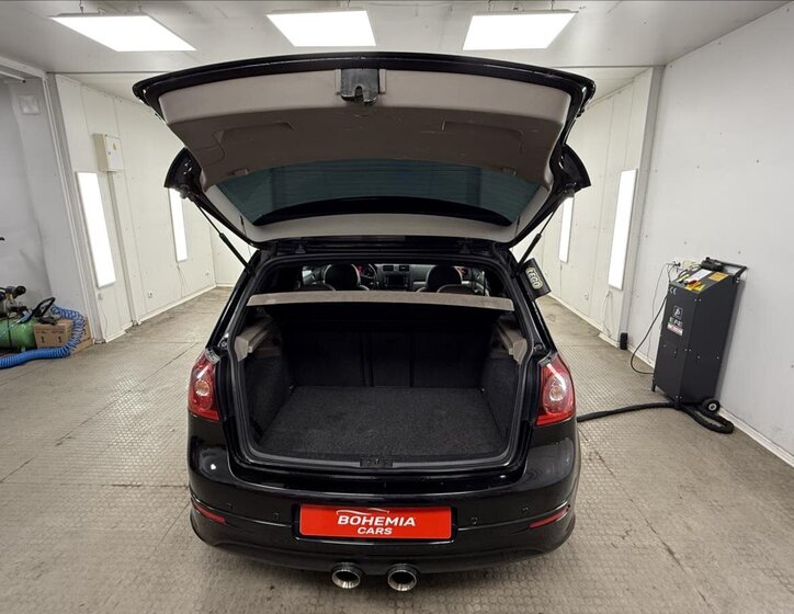 Volkswagen Golf Kombi 3,2 l 184 kw