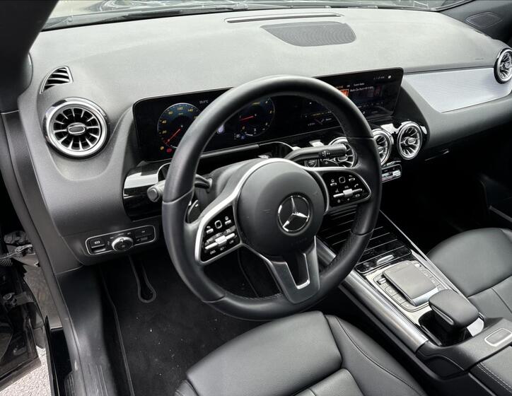 Mercedes-Benz GLA 10