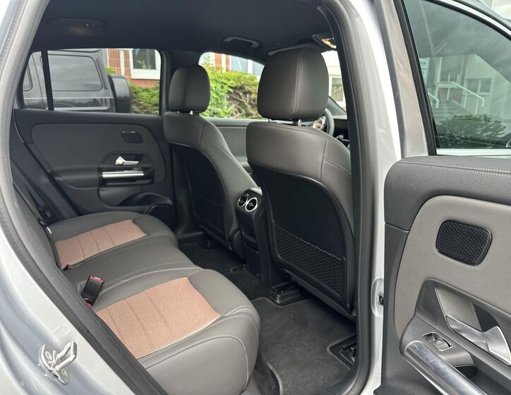 Mercedes-Benz EQA 14