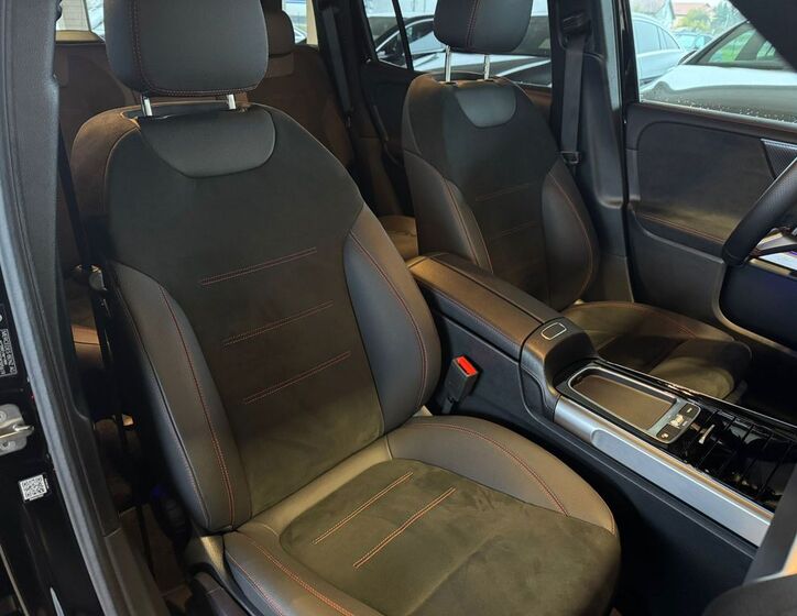 Mercedes-Benz GLB 12