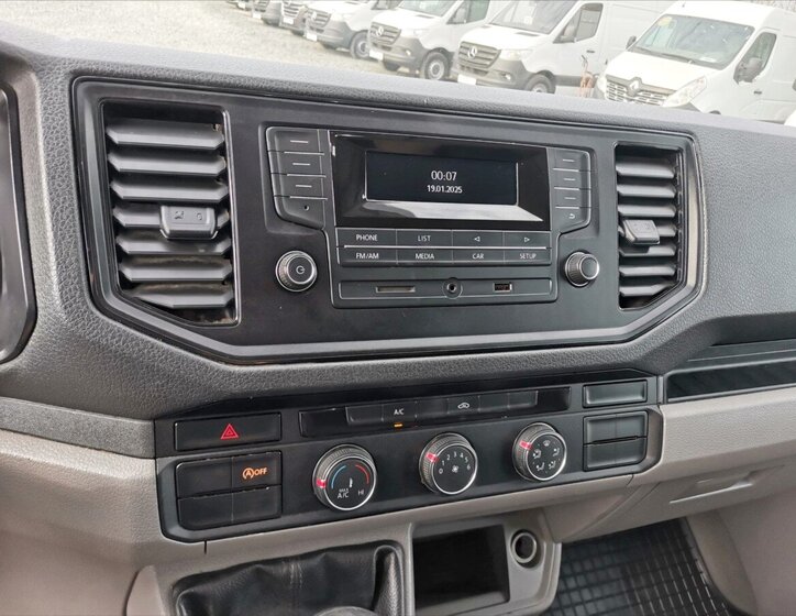 Volkswagen Crafter 9