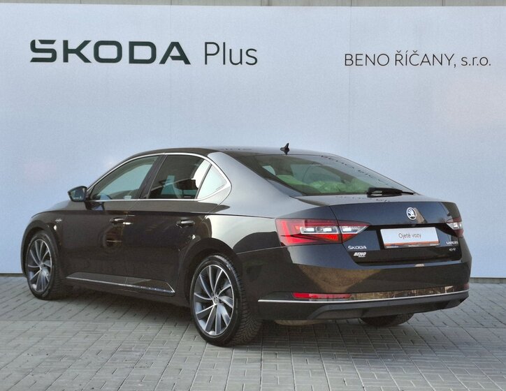Škoda Superb Sedan / Limuzína 2,0 l 140 kw