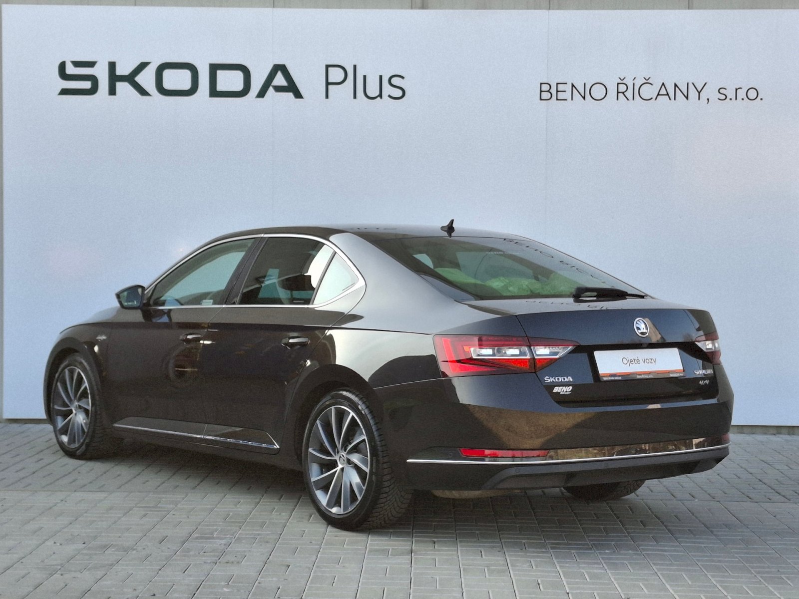 Škoda Superb Sedan / Limuzína 2,0 l 140 kw