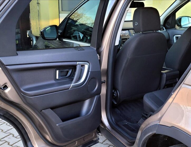 Land Rover Discovery Sport SUV / Terénní 2,0 l 110 kw