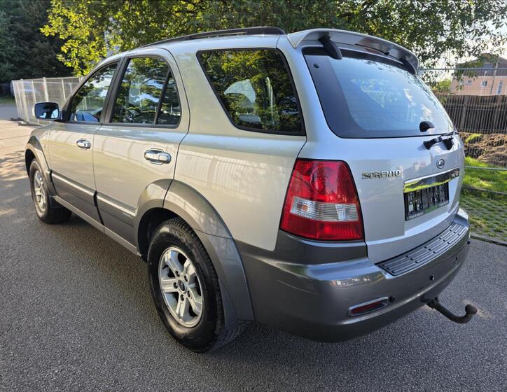 KIA Sorento 4