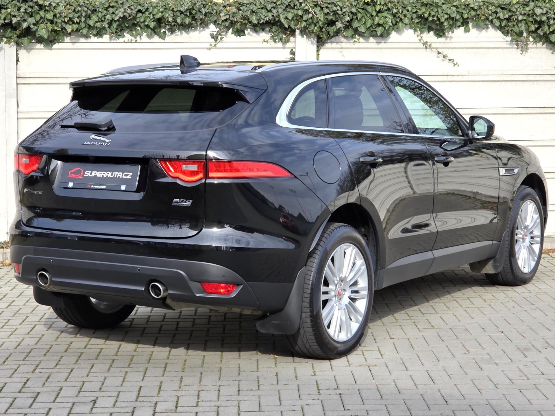 Jaguar F-Pace SUV 3,0 l 221 kw