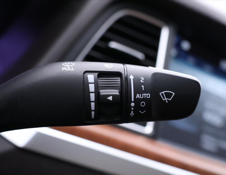 Hyundai Genesis Sedan / Limuzína 3,8 l 232 kw