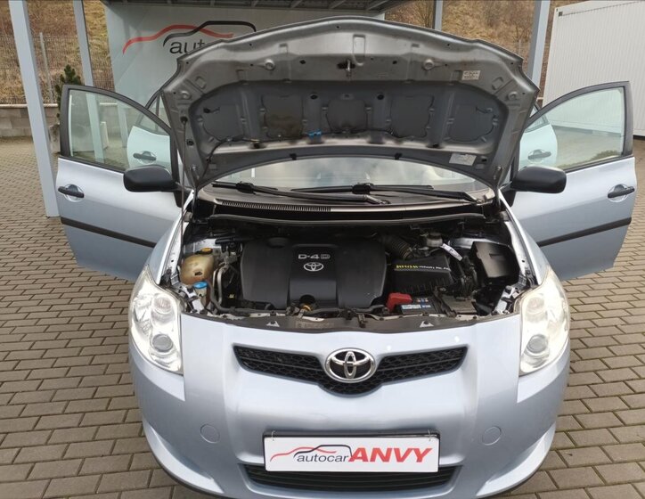 Toyota Auris Hatchback 1,4 l 66 kw