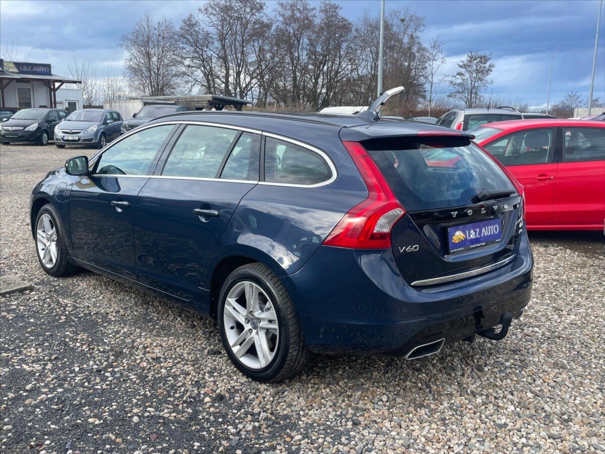 Volvo V60 Kombi 2,4 l 158 kw