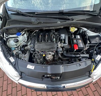 Peugeot 208 22