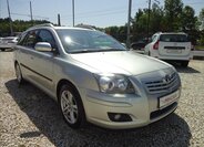 Toyota Avensis Kombi 2,0 l 93 kw