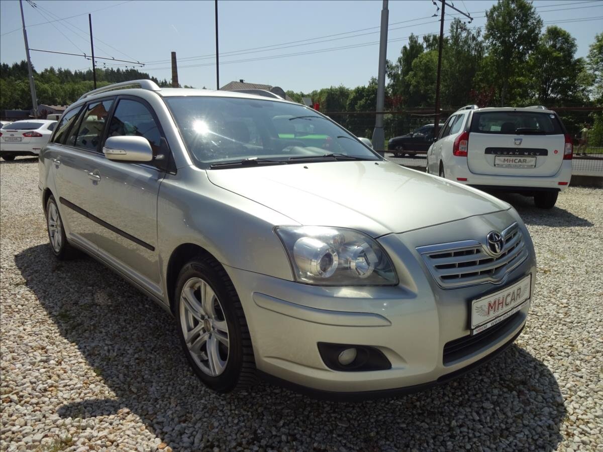 Toyota Avensis Kombi 2,0 l 93 kw