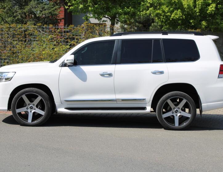 Toyota Land Cruiser 6