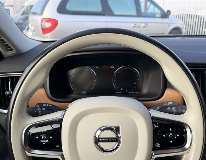 Volvo V90 Kombi 2,0 l 110 kw