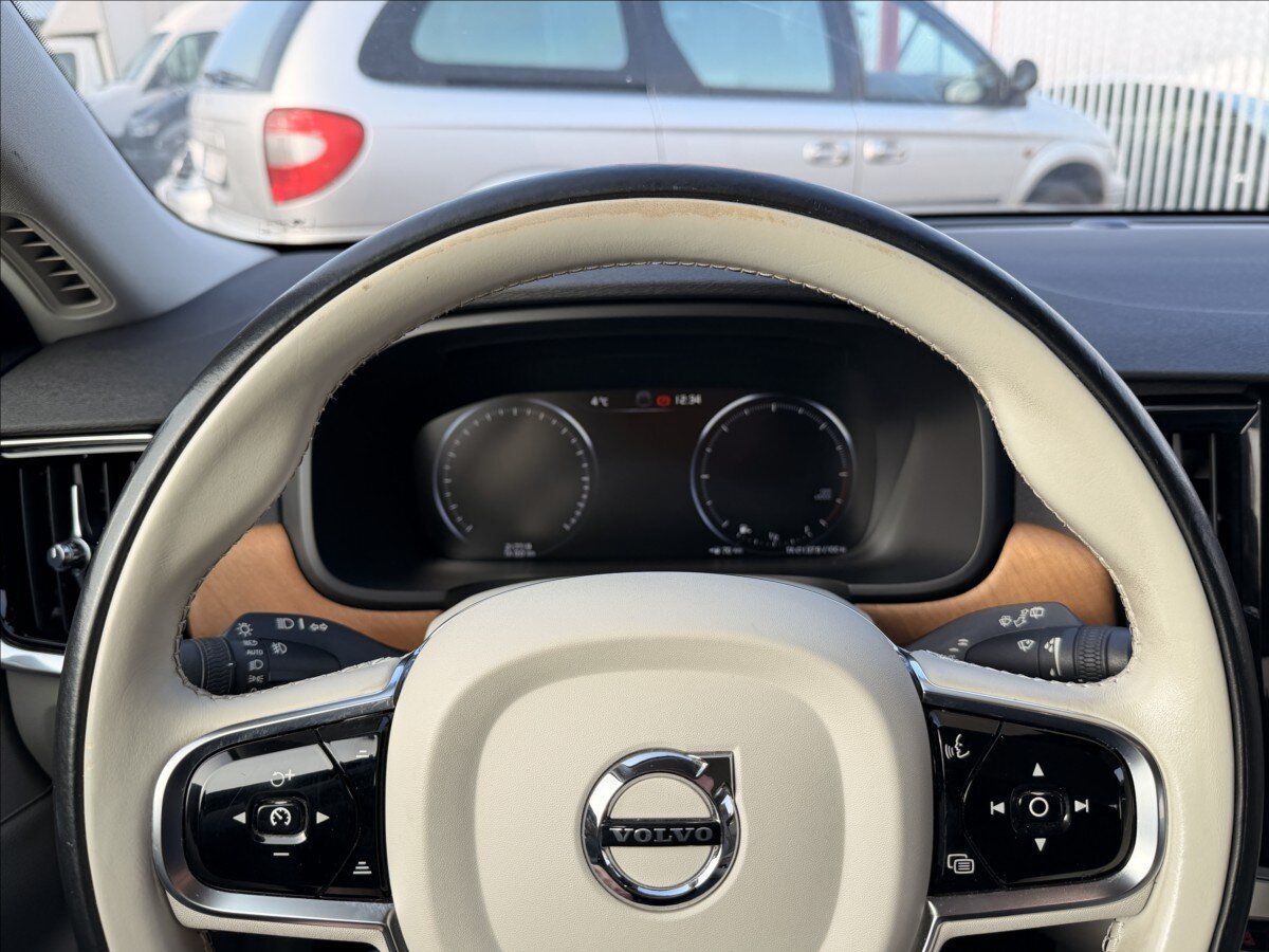 Volvo V90 Kombi 2,0 l 110 kw