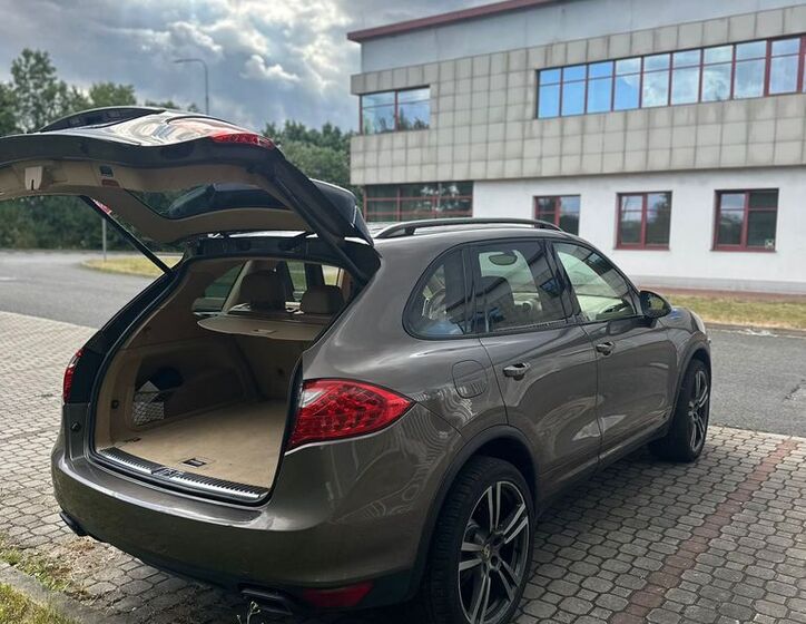 Porsche Cayenne 5
