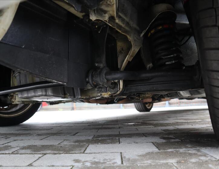 Mercedes-Benz 200 26