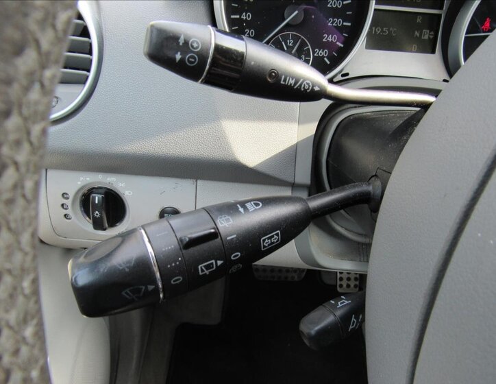 Mercedes-Benz Třídy M SUV / Terénní 3,0 l 165 kw