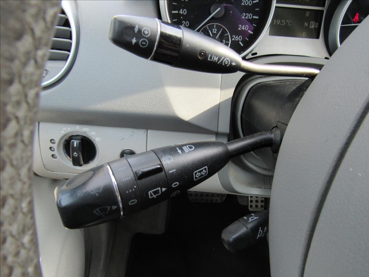 Mercedes-Benz Třídy M SUV / Terénní 3,0 l 165 kw