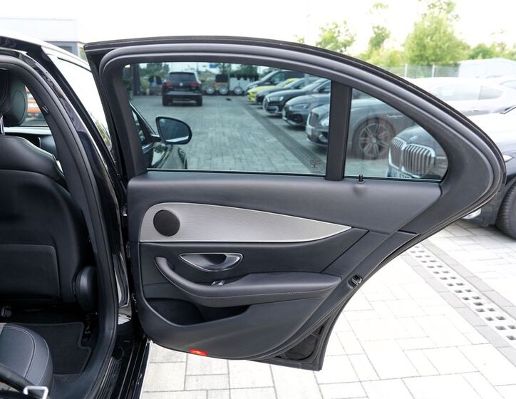 Mercedes-Benz Třídy E 17