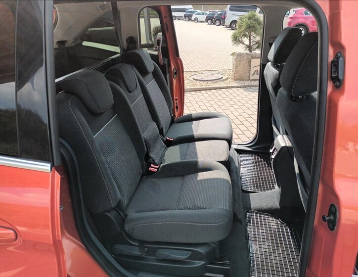 Ford Grand C-MAX MPV 2,0 l 103 kw