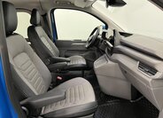 Volkswagen Caravelle 23