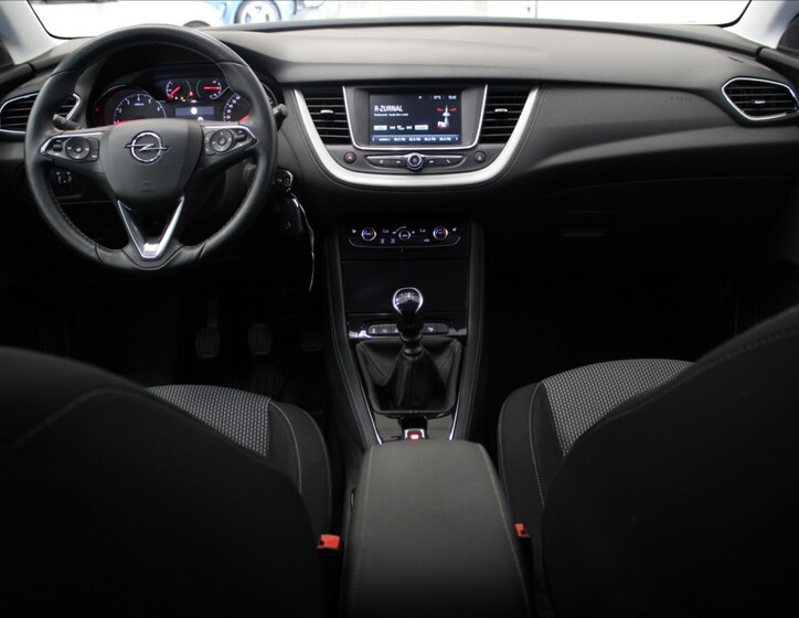 Opel Grandland X 8