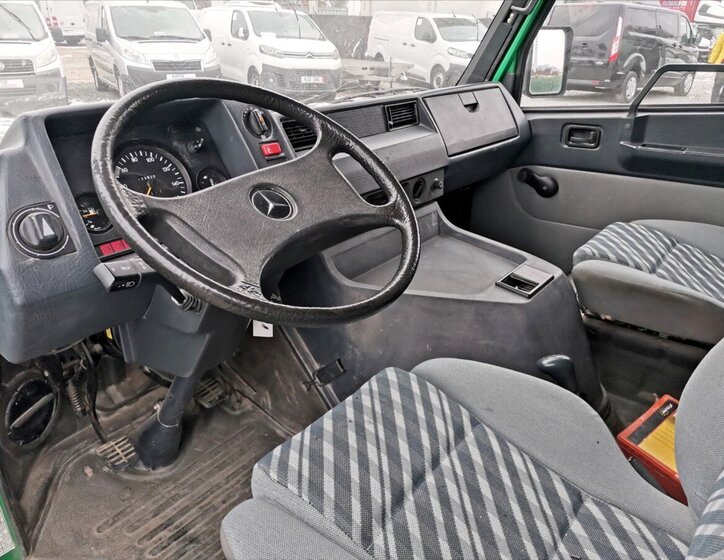 Mercedes-Benz Ostatní Skříň 2,4 l 55 kw