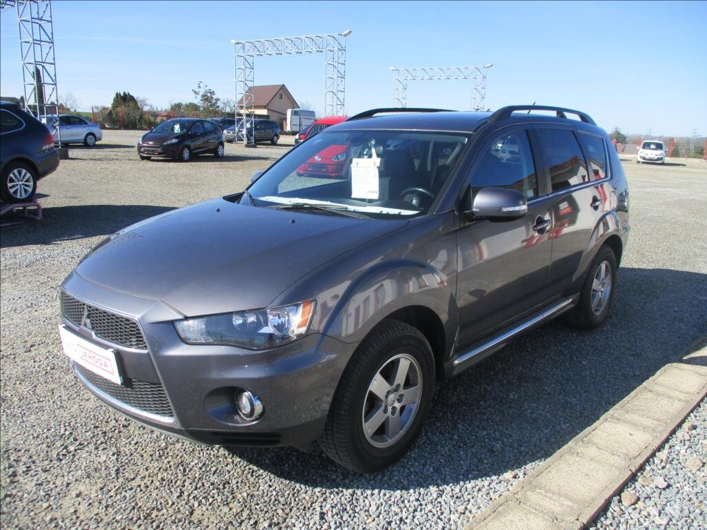 Mitsubishi Outlander SUV / Terénní 2,2 l 115 kw