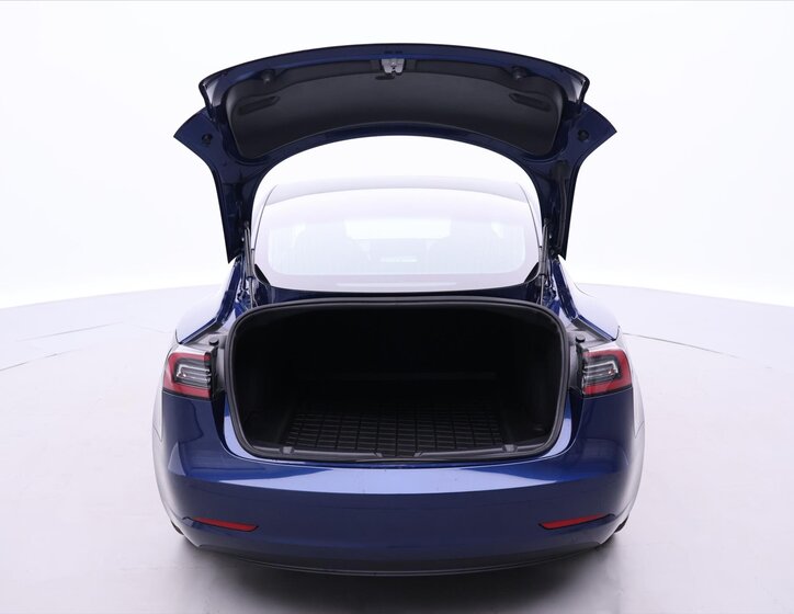Tesla Model 3 Sedan 0,0 324 kw