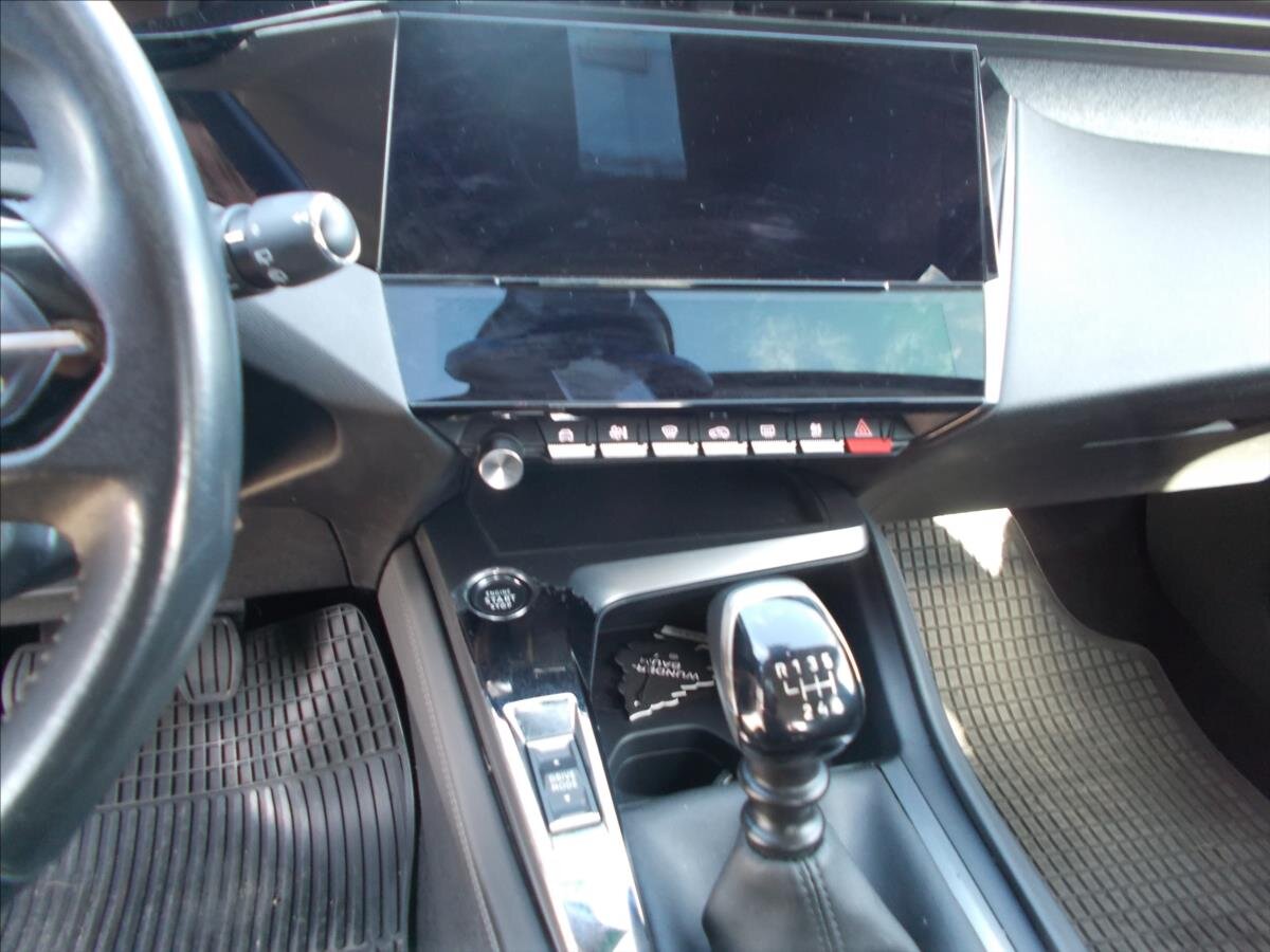 Peugeot 308 Hatchback 1,5 l 96 kw