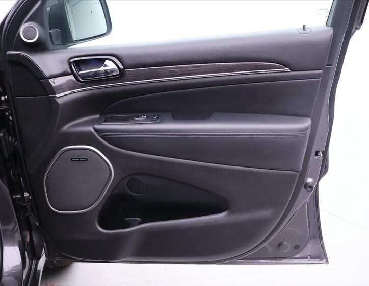 Jeep Grand Cherokee 14